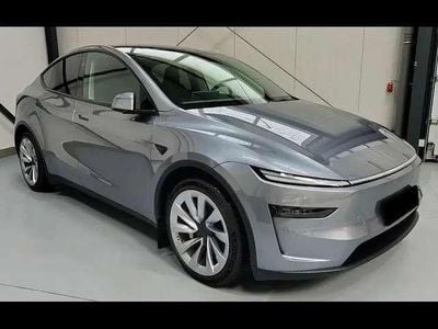 Käytetty Tesla Model Y 275 kW (375 HP) 2025 Other Katumaasturi