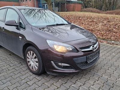 Braun Gebraucht 2013 Opel Astra Active Limousine | 4.900 € (Guter Preis)