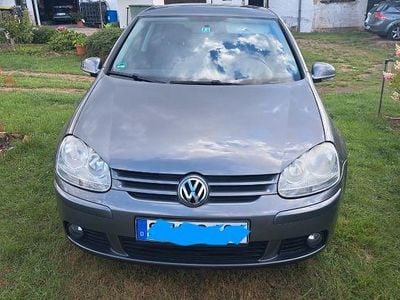 Grau Gebraucht 2006 VW Golf V Trendline Limousine | 2.800 € (Guter Preis)