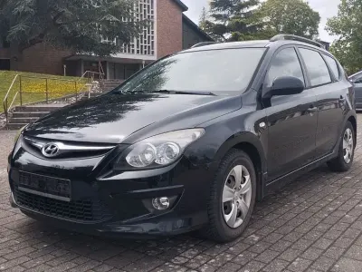 Gebraucht Hyundai i30 Classic 109 PS (80 kW) 2011 Limousine