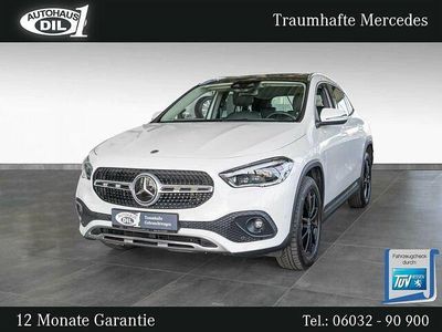 Weiß (digitalweiss metalliclack) Gebraucht 2022 Mercedes GLA250 SUV | 35.850 € (Etwas zu teuer)