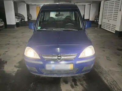 Usado Opel Combo 94 HP (69 kW) 2009 Azul Monovolume