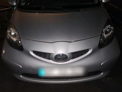 Silber Gebraucht 2006 Toyota Aygo Kleinwagen | 3.000 € (Etwas zu teuer)