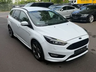 Usado Ford Focus ST-Line 150 CV (110 kW) 2017 Blanco Familiar