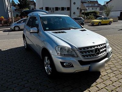Usata Mercedes ML320 224 CV (164 kW) 2009 Argento SUV
