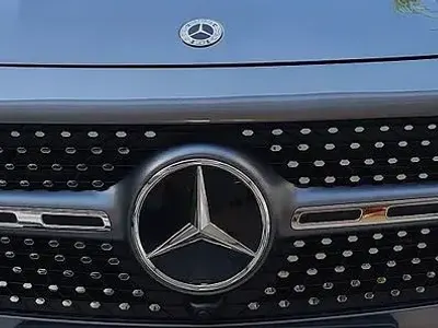 Gebraucht Mercedes GLB220 AMG 190 PS (139 kW) 2025 Grau SUV