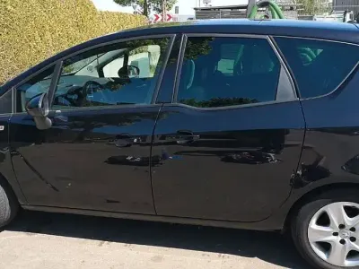 Gebraucht Opel Meriva Edition 120 PS (88 kW) 2011 Schwarz Van / Kleinbus