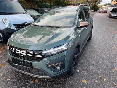Grün Gebraucht 2025 Dacia Jogger Extreme Van / Kleinbus | 20.900 € (Fairer Preis)