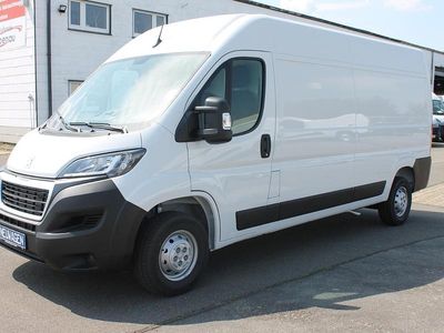 Weiß Gebraucht 2024 Peugeot Boxer Comfort Van | 26.990 € (Fairer Preis)