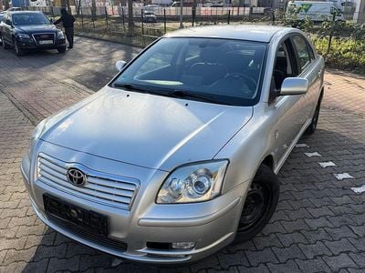 Gebraucht Toyota Avensis Executive 116 PS (85 kW) 2004 Silber Kleinwagen