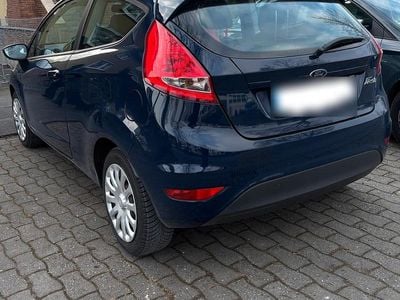 Używany Ford Fiesta 82 KM (60 kW) 2009 Niebieski Sedan/Limuzyna