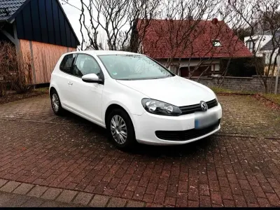 Gebraucht VW Golf VII 75 PS (55 kW) 2012 Weiß Limousine