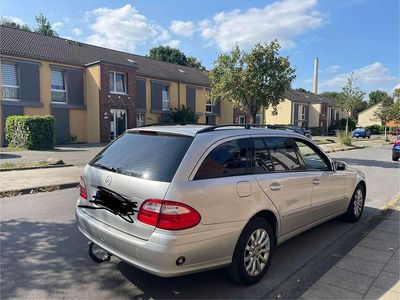 Mercedes E200