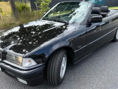 Gebraucht BMW 320 Cabriolet Sport Line 150 PS (110 kW) 1995 Schwarz Cabrio