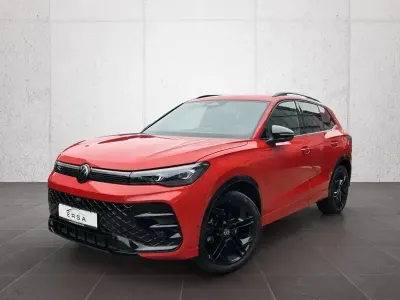Gebraucht VW Tiguan Style 150 PS (110 kW) 2024 Persimmon red metallic SUV
