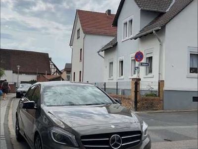 gebraucht Mercedes A200 (BlueEFFICIENCY) 7G-DCT Urban