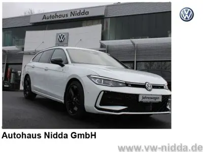 Używany VW Passat R-line 193 KM (141 kW) 2024 Biały Kombi