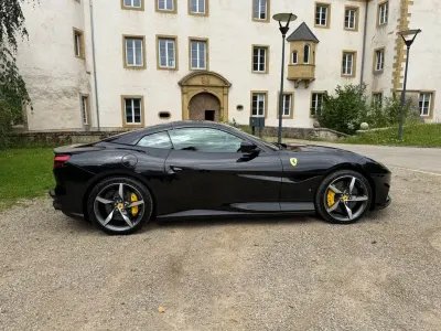 Gebraucht Ferrari Portofino 620 PS (456 kW) 2022 Schwarz Cabrio