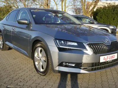 Gebraucht Skoda Superb Style 180 PS (132 kW) 2016 Grau Limousine