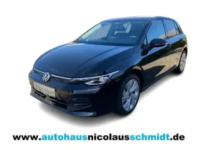 Gebraucht VW Golf VIII Life 116 PS (85 kW) 2026 Schwarz Limousine