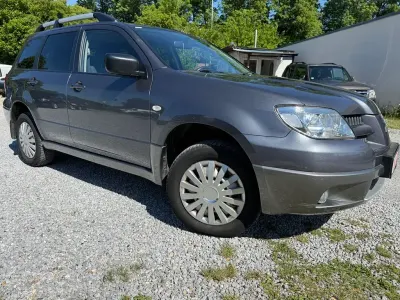 Używany Mitsubishi Outlander Invite 136 KM (100 kW) 2007 Szary SUV