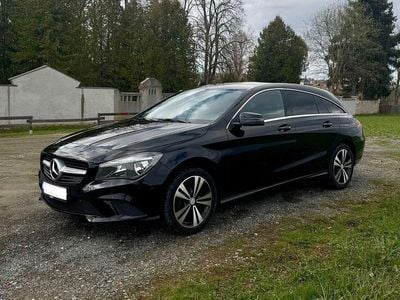 Usata Mercedes CLA180 Shooting Brake 122 CV (89 kW) 2015 Nero Station wagon