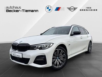 Gebraucht BMW 330e M Sport 292 PS (214 kW) 2022 Alpinweiß uni Kombi