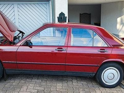 Rot Gebraucht 1985 Mercedes 190 Limousine | 6.000 €