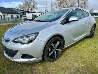 Gebraucht Opel Astra GTC Innovation 165 PS (121 kW) 2012 Silber Limousine