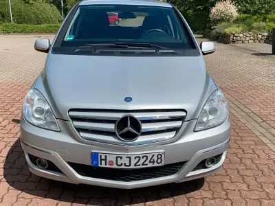 Gebraucht Mercedes B150 95 PS (69 kW) 2008 Silber Van / Kleinbus