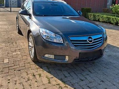 Grau Gebraucht 2013 Opel Insignia Sport Kombi | 5.500 € (Fairer Preis)