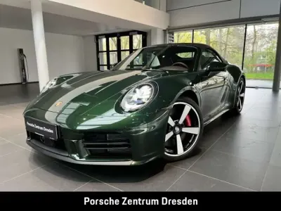 Neu Porsche 911 Carrera 4S Cabriolet 480 PS (353 kW) 2026 Oakgrünmetallic neo Cabrio
