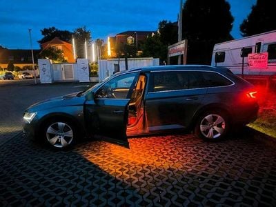 Gebraucht Skoda Superb Style 190 PS (139 kW) 2019 Grau Kombi
