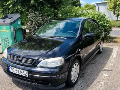 Gebraucht Opel Astra 75 PS (55 kW) 2002 Schwarz Limousine