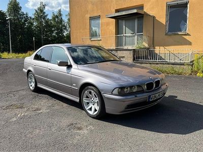 BMW 525