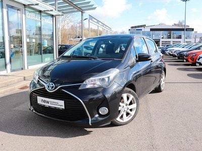 Gebraucht Toyota Yaris Hybrid Club 75 PS (55 kW) 2015 Mysticschwarz mica Limousine