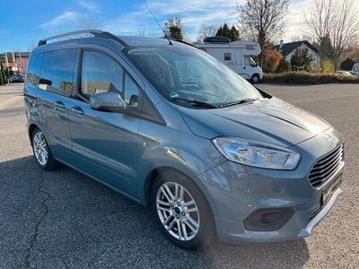 Gebraucht Ford Tourneo Courier Titanium 101 PS (74 kW) 2019 Blau Van / Kleinbus