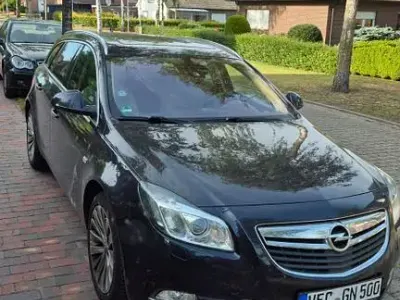Gebraucht Opel Insignia Business 163 PS (119 kW) 2013 Violet Kombi