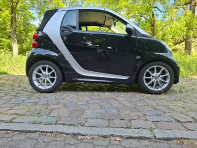 Gebraucht Smart ForTwo Cabrio 75 PS (55 kW) 2013 Schwarz Cabrio