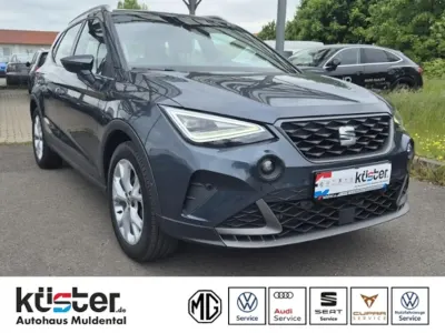 Używany Seat Arona FR 110 KM (80 kW) 2022 Szary SUV