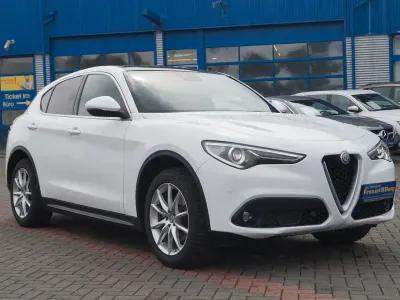 Gebraucht Alfa Romeo Stelvio 209 PS (153 kW) 2019 Weiß SUV