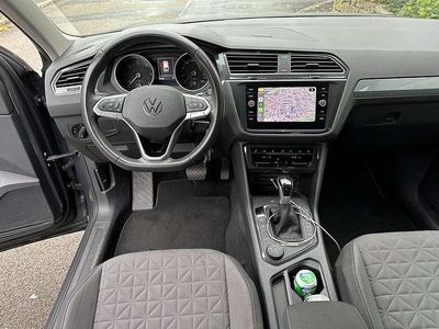 Grau Gebraucht 2021 VW Tiguan Life SUV | 27.000 € (Fairer Preis)