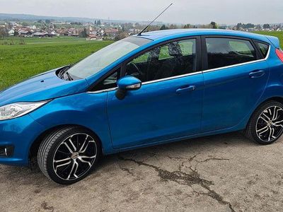 Usata Ford Fiesta Titanium 125 CV (91 kW) 2013 Blu Utilitaria