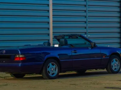Gebraucht Mercedes E200 136 PS (100 kW) 1995 Blau Cabrio