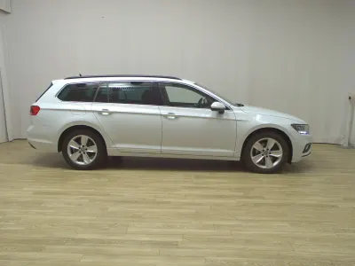 Gebraucht VW Passat Business 200 PS (147 kW) 2023 Weiss Kombi