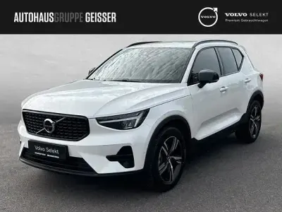 Gebraucht Volvo XC40 Plus 197 PS (144 kW) 2025 Crystal weiß perleffekt SUV