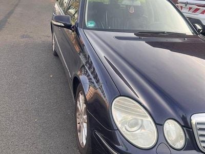 Gebraucht Mercedes E220 Elegance 170 PS (125 kW) 2008 Schwarz Limousine