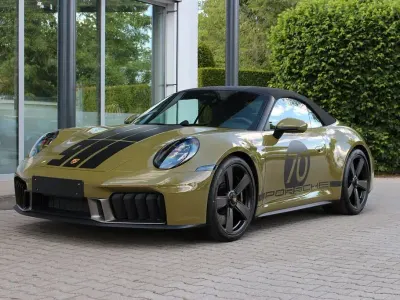 Neu Porsche 992 541 PS (397 kW) 2026 Grün Cabrio