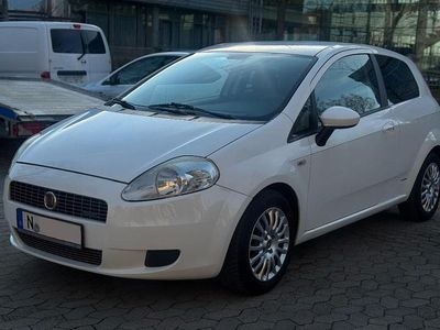 Gebraucht Fiat Grande Punto 90 PS (66 kW) 2009 Weiß Kleinwagen