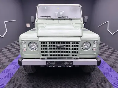 Gebraucht Land Rover Defender Heritage 122 PS (89 kW) 2015 Grün SUV